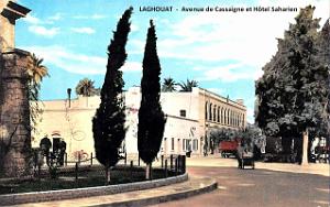 Laghouat - Avenue de Cassaigne et Hotel Saharien